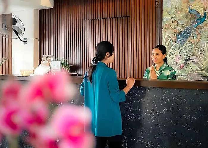 Fourteen Roses Hotel Kuta (Bali)