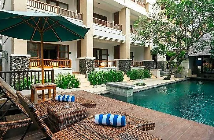 Fourteen Roses Hotel