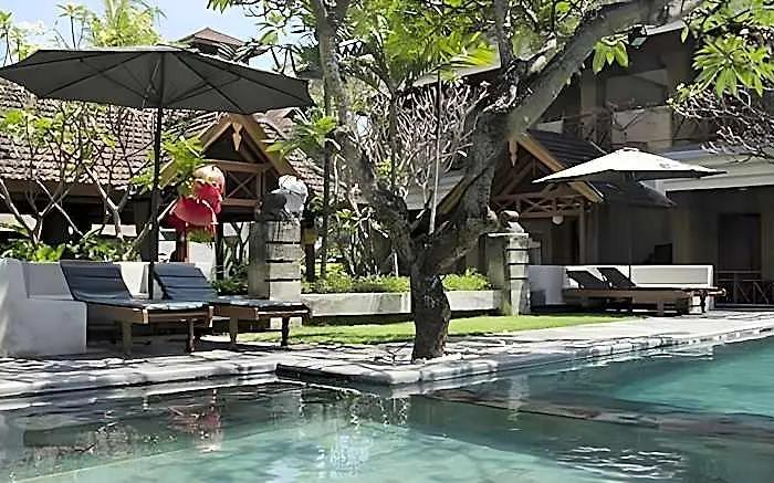 Hotel Fourteen Roses 3*