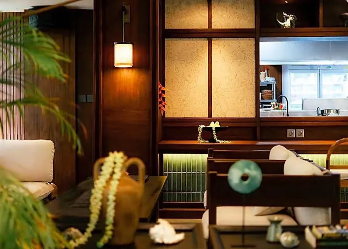 Fourteen Roses Hotel Kuta (Bali)