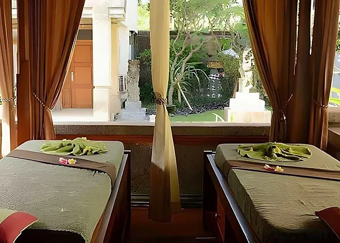 Fourteen Roses Hotel 3*